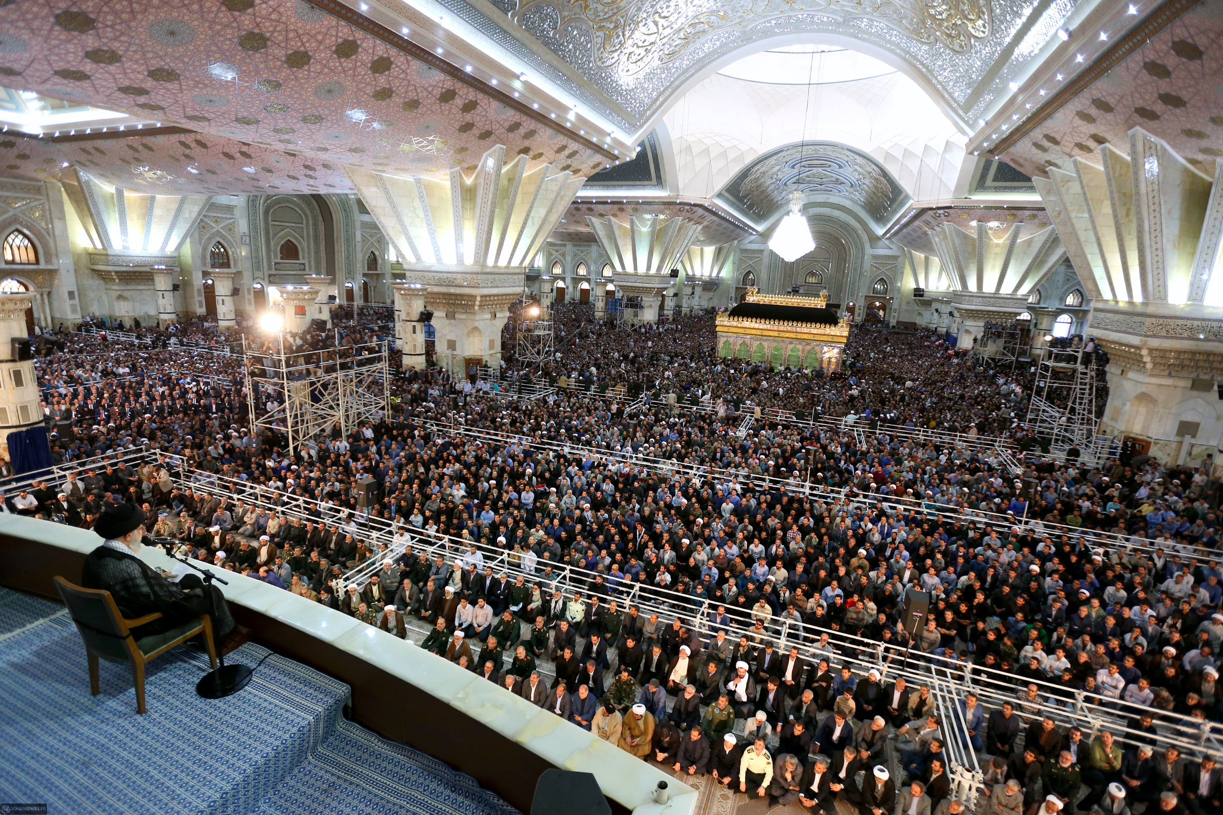 زعيم ايران :السعودية نظام قبلي منحط ولن ينتصر باليمن